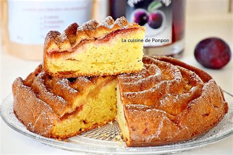 Recette de Gâteau yaourt aux prunes et confiture de lait