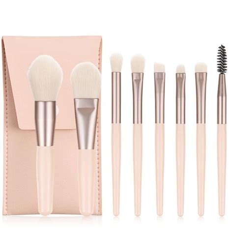 Набор Кисточек для макияжа из 8 шт UrbanKit в чехле-кошельке, бежевый ...