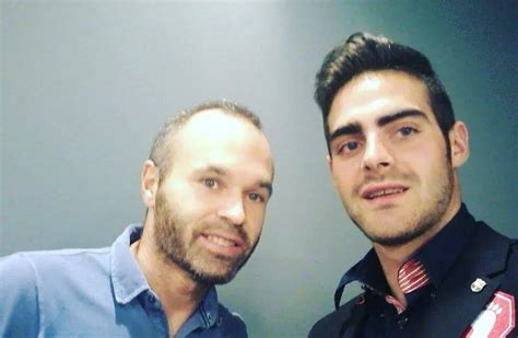 Quién es Jesús Tomillero el árbitro español que se declaró gay y sufre amenzas en el fútbol