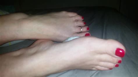 Horny Man Takes His Girlfriend S Sexy Amateur Feet And Licks Her Toes Feet9