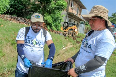 Personal De Instituciones De Gobierno Y Voluntarios Han Recolectado