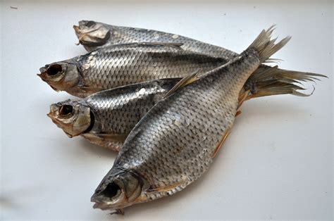 Плотва вяленая - 1 кг – купить в Москве с доставкой на дом в интернет ...