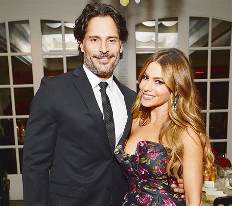 Sofia Vergara Husband / Sofia Vergara Stuns In Blue Bikini During