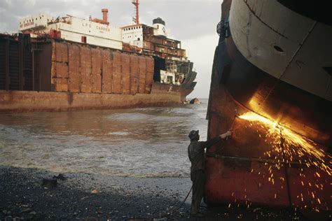 Seguridad Laboral Durante La Soldadura En El Sector Naval