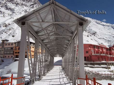 Devaayathana: BADRINATH Temple in Winter Season