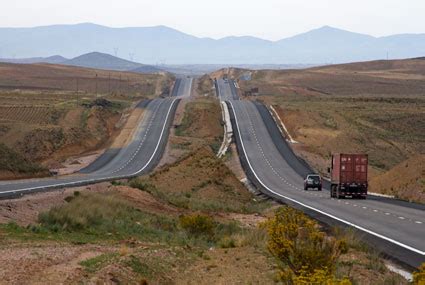 Construcción de doble vía La PazOruro promoverá proyectos de inclusión