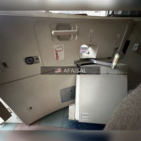 Pintu Kapal Terbang Airplane Boeing Furniture Home Living Outdoor