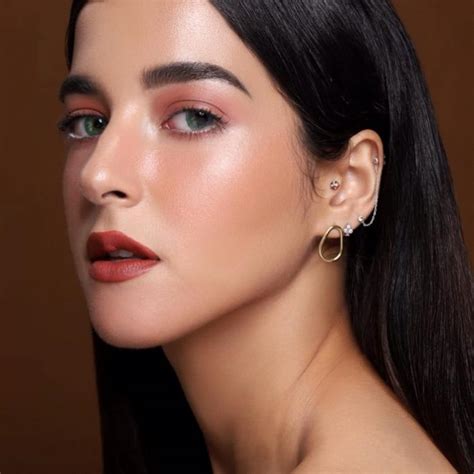 3 Teknik Makeup Bold Tahan Lama Ala Tasya Farasya