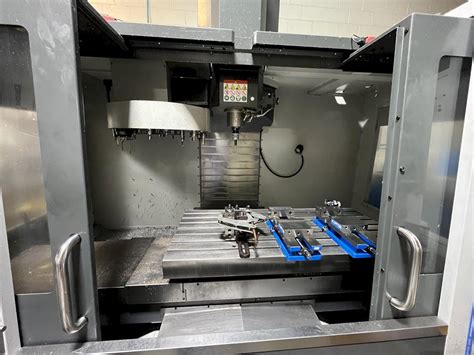 HAAS VF 3YT Vertical Machining Center 54 L X 24 W Table 40 X Axis