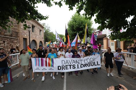 Así ha sido la manifestación del Orgullo en Nàquera tras el veto a la