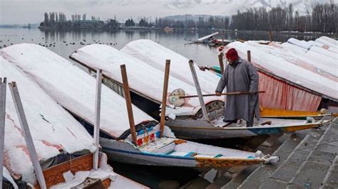 Jammu And Kashmir Himachal Pradesh Heavy Snow Disrupts Life In India