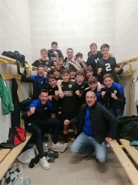 Victoire 2 0 des U17A FC Louet Juignéen