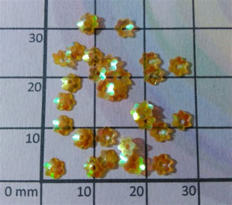 Recycled 4 Mm Flower Golden Sequin Size 5mm At Rs 600 Kg In Mumbai