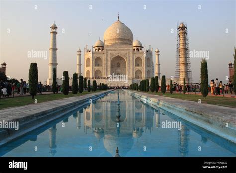 Tomb mumtaz mahal shah jahan hi-res stock photography and images - Alamy