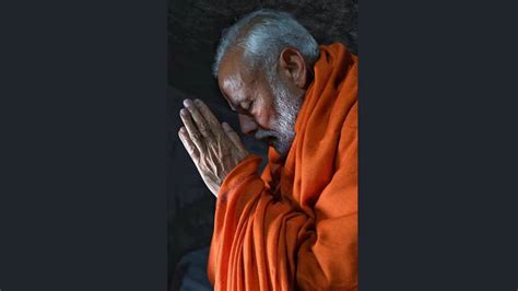 In Pics Pm Modi Visits Kedarnath Temple Offers Prayers