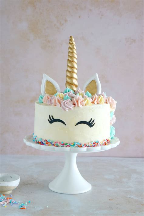 Unicorn Cake - Del's cooking twist