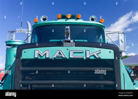 1982 Mack Truck Stock Photo Alamy