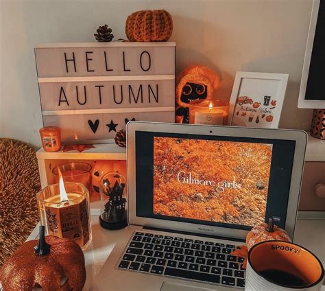 15 Cozy & Cute Fall Desk Decorating Ideas - Sleek-chic Interiors