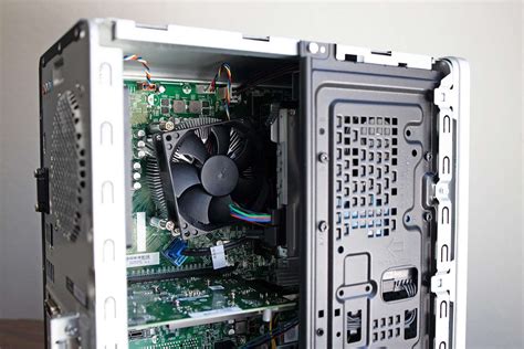 HP Pavilion 590-p0025z Review: Bland Exterior, Solid Hardware