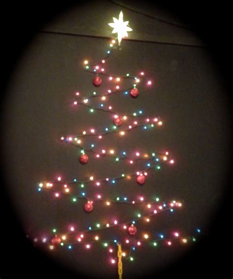 50 Awesome Christmas Lights Ideas Arbol De Navidad Pared Árbol De