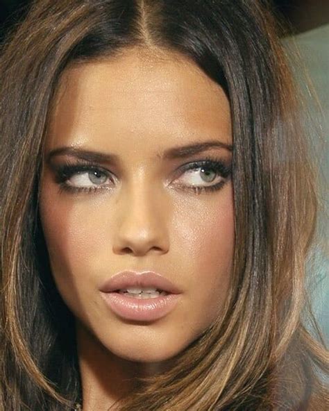 Adriana Lima The Queen Compartilhou Uma Foto No Instagram Throwback