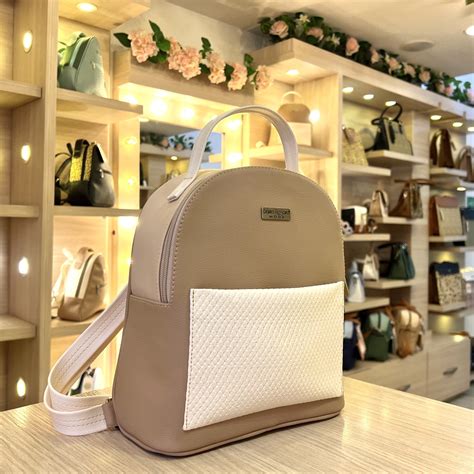 Salveque Peque O Greta Nude