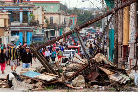 Las impactantes imágenes del peor tornado en La Habana en 80 años