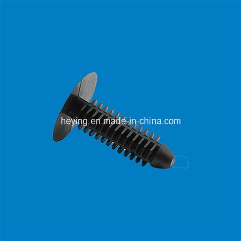 Plastic Automotive Fasteners And Tree Clip Nylon Rivets China Pine