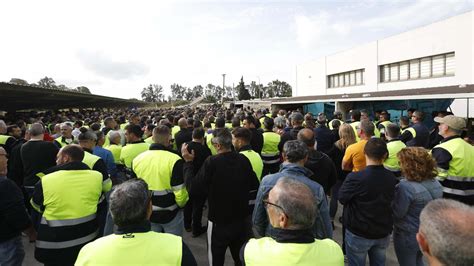 Las Fotos De La Asamblea De Trabajadores De Acerinox