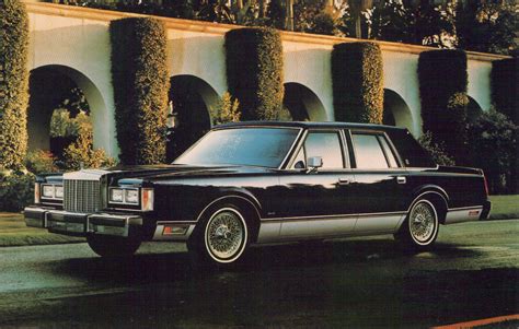 Lincoln Town Car I 1980 - 1989 Sedan :: OUTSTANDING CARS