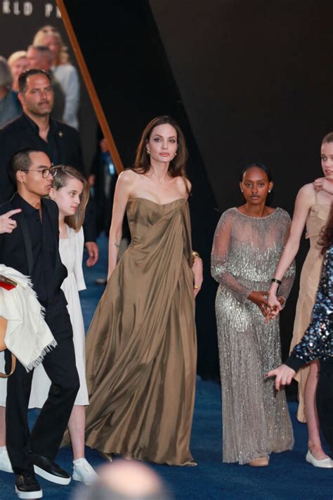 Angelina Jolie Et Brad Pitt Leur Fille Shiloh 15 Ans Surprend En