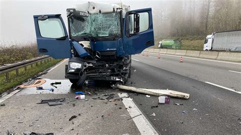 A In Richtung Heilbronn Heftiger Lkw Unfall Langer R Ckstau