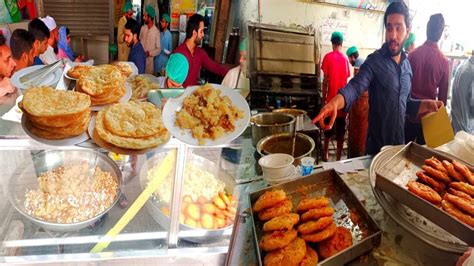 80 Years Old Sadique Halwa Puri Shop In Lahore Desi Ghee Lahori