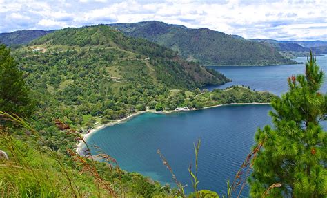 Lake Toba: The Laid-Back & Charming Sumatran Destination