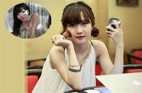 Hường Hana lộ clip sex show hàng thủ dâm full HD