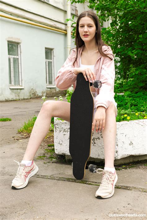 Provocative Brunette Margo Blows A Stranger And Gets Fucked In The Ass 14 Photos