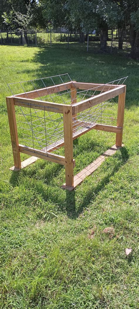 Simple Diy Hay Feeder For Sheep And Goats Etsy