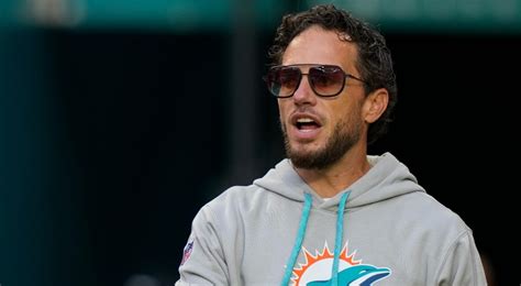 Report: Dolphins, coach Mike McDaniel agree to contract extension - BVM ...