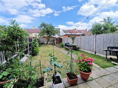 3 Bedroom Terraced For Sale In Westminster Drive Westcliff On Sea