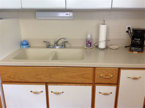 Corian Solid Surface with an Integrated Double Bowl Corian Sink ...