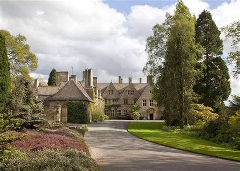 The Stunning Abbotswood Estate Might be the next Beckingham Palace