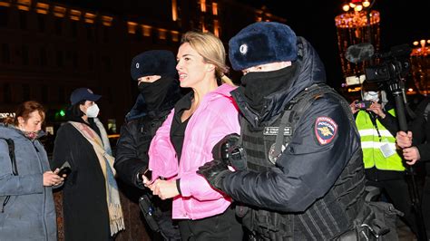 Anti-war protesters jailed: Freedom of speech in Russia explained