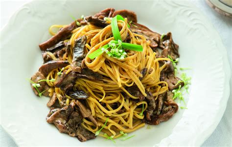 Ricetta Tagliolini Ai Funghi E Panna Le Ricette De La Cucina Italiana