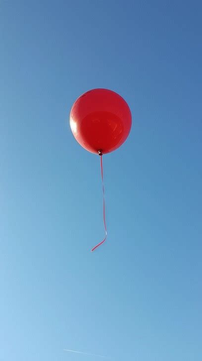 Free Solo Balloon Sky Image | Download at StockCake
