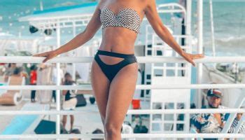 Hot Sexy Mara Bawar Bikini Pics