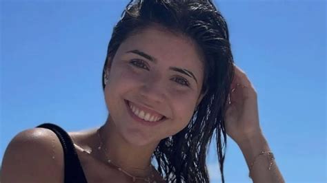 Se Viralizan Fotos De Camila Mayan Novia De Alexis Mac Allister En Bikini Taparrabos Y Explota