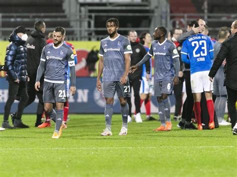 Höhenflug gestoppt HSV gibt Sieg in Kiel spät aus der Hand