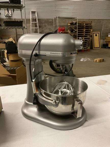 KitchenAide Mixer Professional 5 Plus - Has Some Damage - Tested and