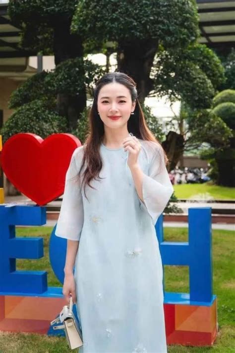 Ảnh quá khứ của nữ giảng viên hot nhất MXH bị bàn tán