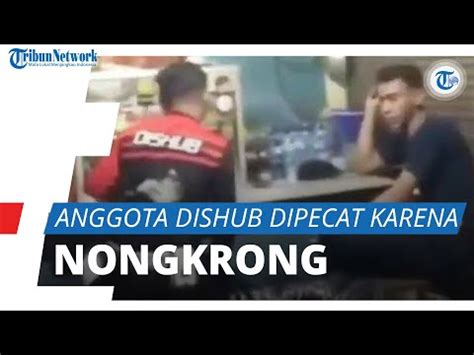 Oknum Anggota Dishub Yang Ketahuan Nongkrong Di Warkop Saat Ppkm